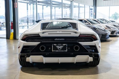 Used 2021 Lamborghini Huracan EVO image 6