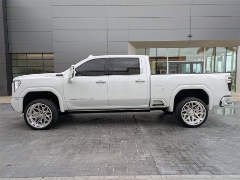 Used 2024 GMC Sierra 2500 Denali Ultimate image 8