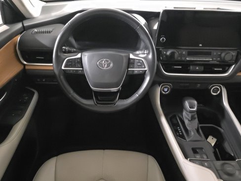 Used 2024 Toyota Grand Highlander Limited image 13