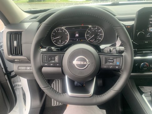 New 2025 Nissan Pathfinder SL image 23