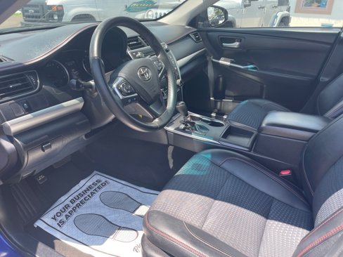 Used 2015 Toyota Camry LE image 8