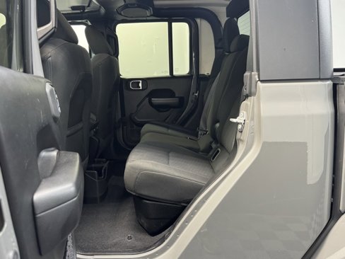 Used 2021 Jeep Gladiator Willys image 31