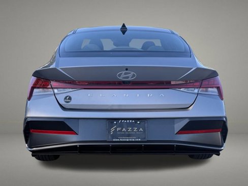 Used 2024 Hyundai Elantra SEL w/ Convenience Package image 4