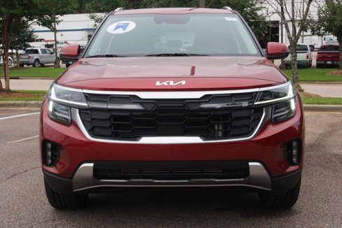 Used 2025 Kia Seltos SX w/ SX Sunroof Package image 2