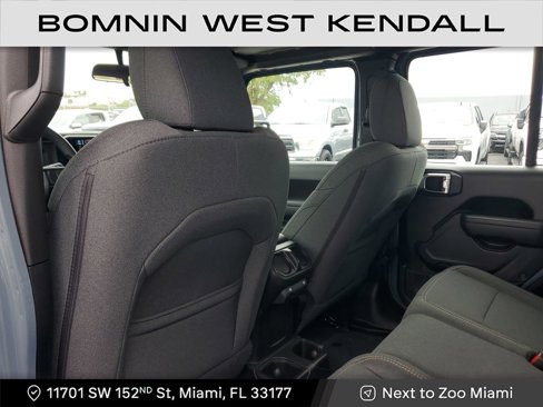 Used 2025 Jeep Gladiator Sport image 13
