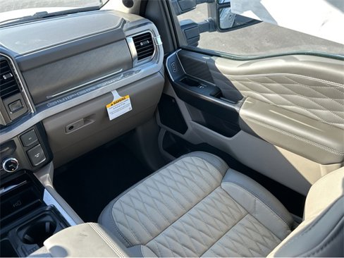 New 2025 Ford F250 Platinum w/ Platinum Plus Package image 14