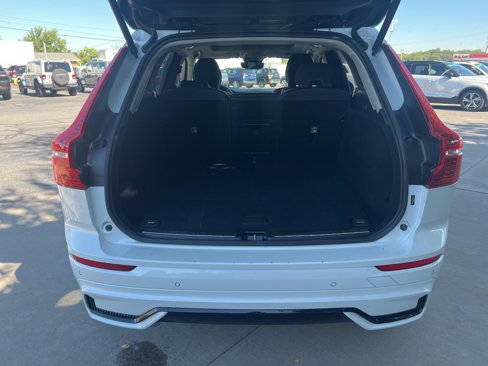Certified 2025 Volvo XC60 B5 Plus image 29