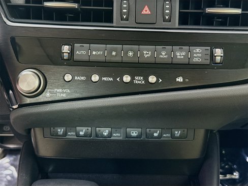 Used 2023 Lexus ES 300h w/ Luxury Package image 13