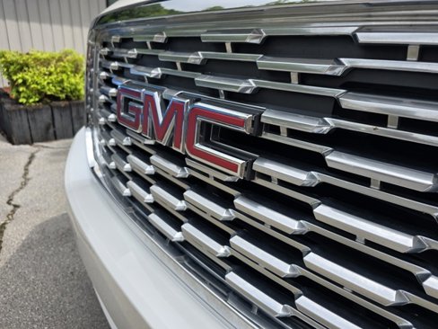 Used 2019 GMC Yukon XL Denali w/ Denali Ultimate Package image 24