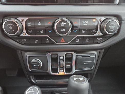 New 2025 Jeep Wrangler Sahara image 28