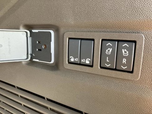 New 2025 Chevrolet Tahoe Z71 w/ Comfort Package image 36