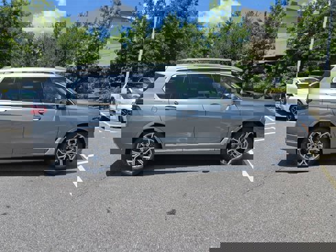 New 2026 BMW X7 xDrive40i image 2