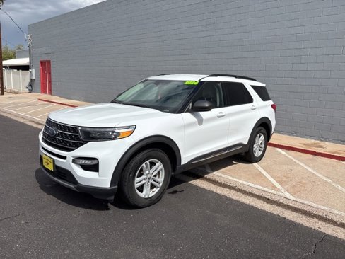 Used 2024 Ford Explorer XLT w/ Equipment Group 202A image 2