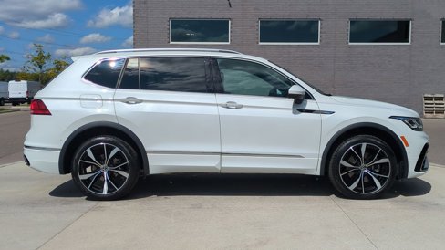 Used 2024 Volkswagen Tiguan SEL R-Line image 8