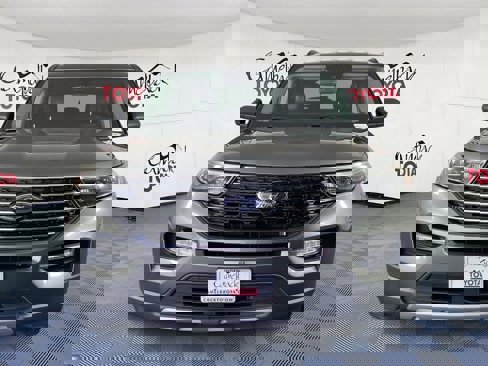 Used 2021 Ford Explorer XLT w/ Equipment Group 202A image 2