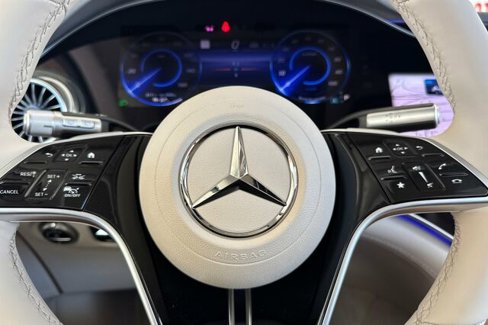 New 2026 Mercedes-Benz EQS 400 4MATIC SUV image 25