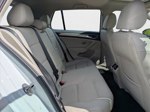 Used 2015 Volkswagen Golf SE w/ Lighting Package image 19