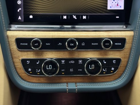 New 2024 Bentley Bentayga image 52
