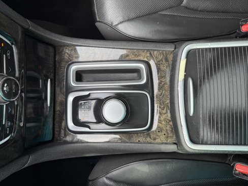 Used 2019 Chrysler 300 Limited image 17