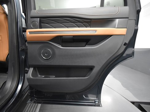 Used 2024 Ford Expedition Platinum image 49