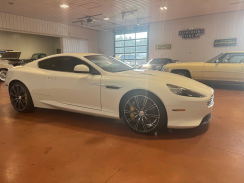 Used 2015 Aston Martin DB9 Coupe image 7