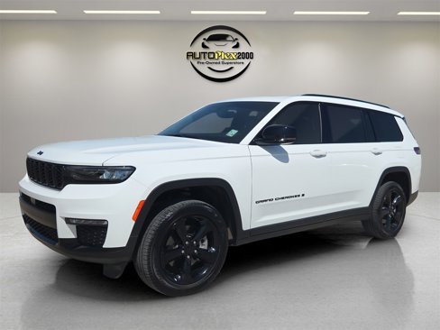 Used 2024 Jeep Grand Cherokee L Limited w/ Black Appearance Package image 3
