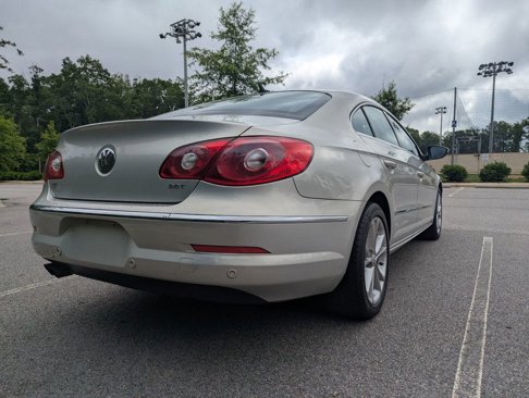 Used 2010 Volkswagen CC Luxury image 12