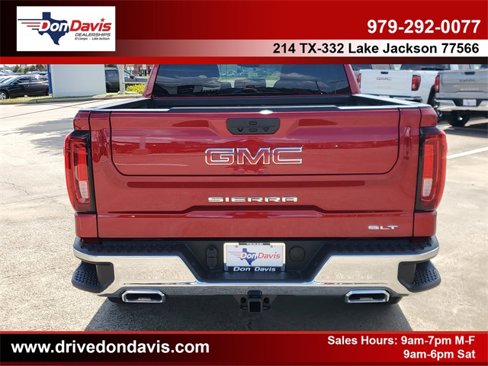 New 2026 GMC Sierra 1500 SLT image 4