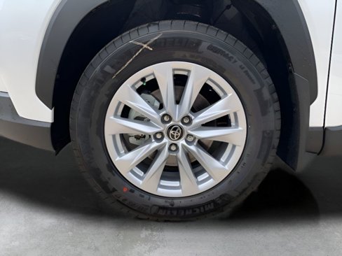 New 2025 Toyota Corolla Cross LE image 31