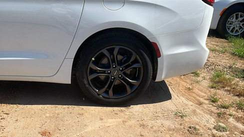 New 2026 Chrysler Pacifica Select image 12
