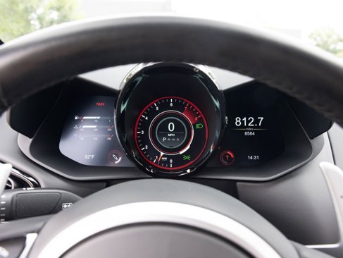 Used 2021 Aston Martin V8 Vantage Coupe image 21