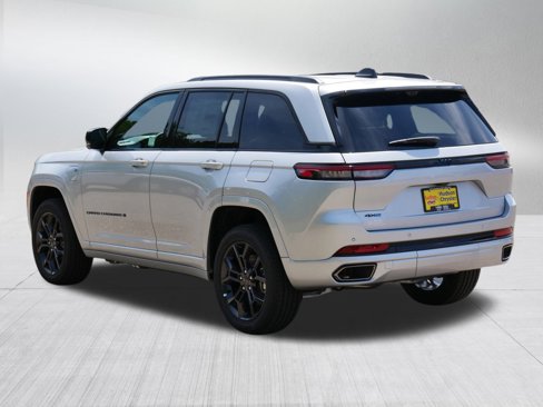New 2025 Jeep Grand Cherokee Limited 4xe image 3