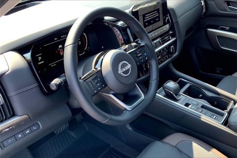 New 2025 Nissan Pathfinder Platinum image 7