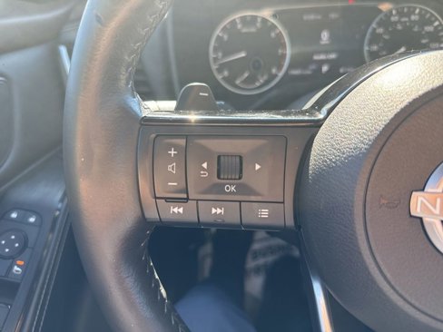 Used 2022 Nissan Rogue SV w/ SV Premium Package image 27
