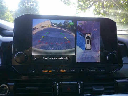 Used 2023 Nissan Pathfinder SL image 14