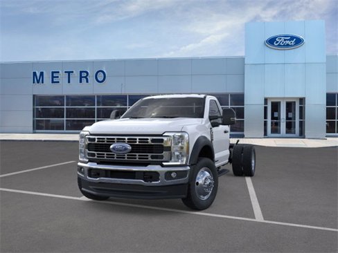 New 2025 Ford F550 4x4 Regular Cab Super Duty image 3