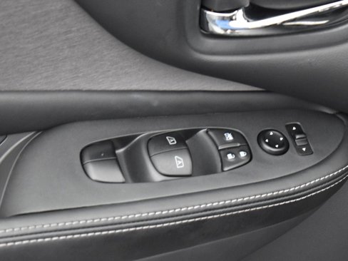 Used 2024 Nissan Murano SV w/ SV Midnight Edition Package image 11