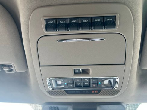 New 2025 Ford F250 Platinum w/ Platinum Plus Package image 28