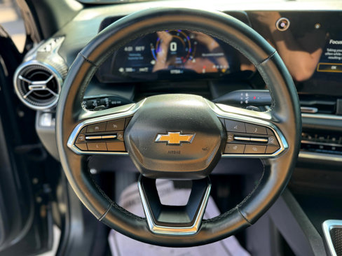 Used 2025 Chevrolet Equinox LT w/ Convenience Package II image 11