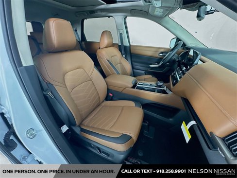 New 2025 Nissan Pathfinder Platinum image 31