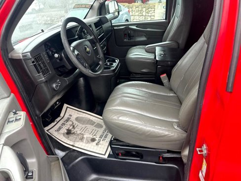 Used 2015 Chevrolet Express 2500 image 23