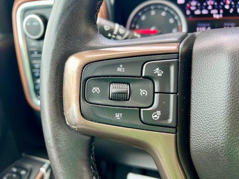 Used 2022 Chevrolet Silverado 1500 High Country w/ Technology Package image 16