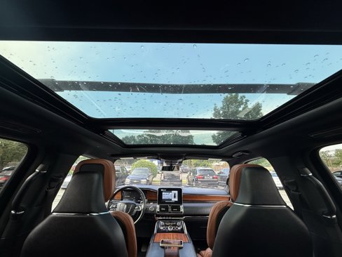 Used 2019 Lincoln Navigator Reserve image 24