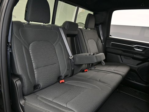 New 2025 RAM 1500 4x4 Crew Cab image 34