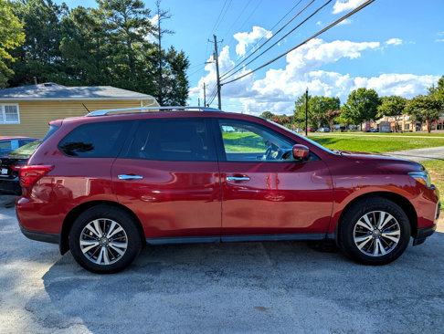 Used 2017 Nissan Pathfinder SL w/ SL Premium Package image 6