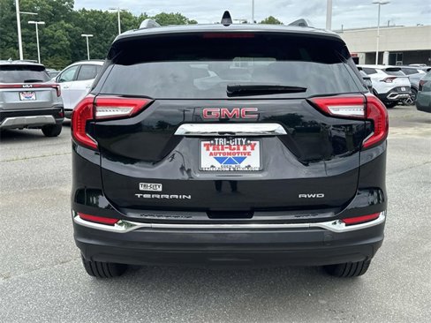 Used 2024 GMC Terrain SLT image 6