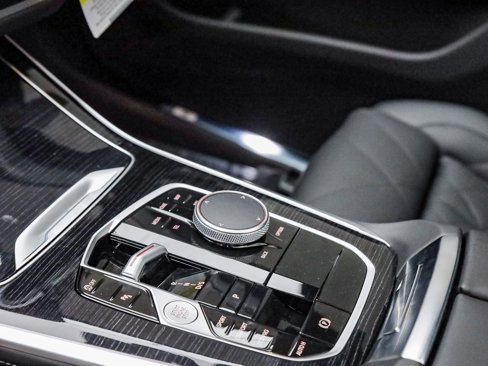 New 2026 BMW X5 sDrive40i w/ M Sport Package image 24