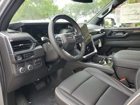 New 2025 GMC Yukon Elevation image 9