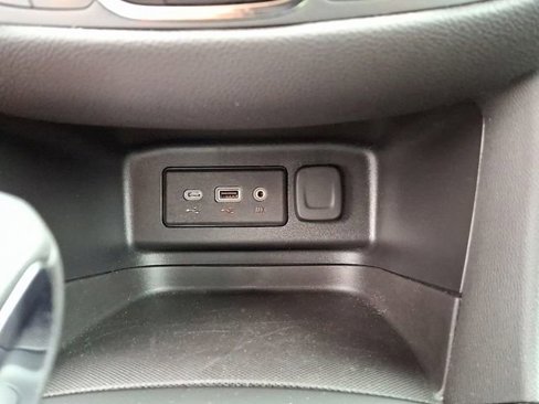 Used 2022 Chevrolet Equinox LT image 32