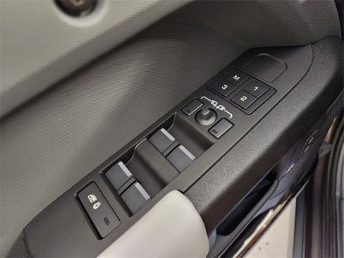 New 2025 Land Rover Defender 110 image 22